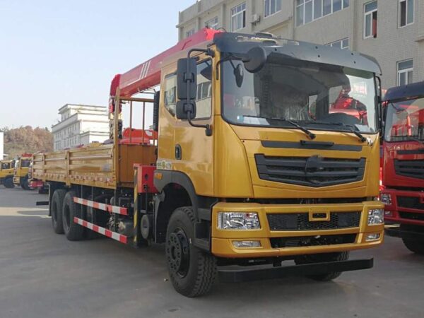T5 180Horsepower 4X2 18Ton Truck Mounted Crane