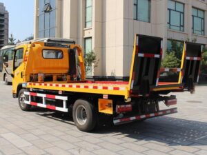 Tiger Vn 130 Horsepower 4X2 Wrecker With Climbing Ladder