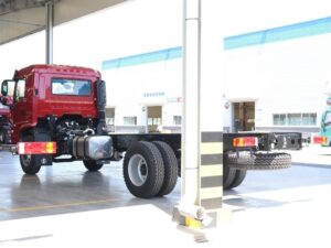 Ipo Yi 6 200Horsepower 4X2 5.5Meter 8Ton Rori Yakaiswa Crane