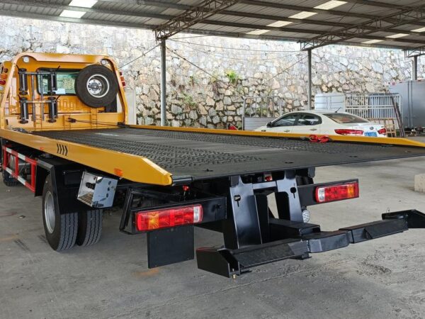 Xianglong 170Horsepower 4X2 Wrecker