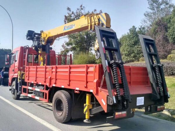Dongfeng 18 Grue montée sur camion de tonnes