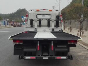 Dongfeng Duolika D8 130Horsepower 4X2 8Ton Wrecker