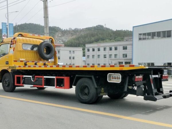 Dongfeng Duolika D8 150Horsepower 4X2 9Ton Wrecker