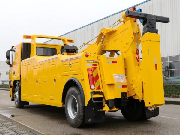 Genlyon C6 330Horsepower 4X2 7Ton Wrecker