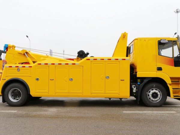 Genlyon C6 330Horsepower 4X2 7Ton Wrecker