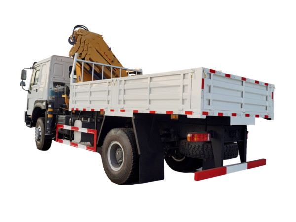 HOWO Truck 4X2 5.7Ton Mounted Palfinger Crane