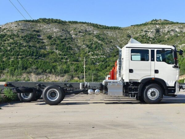 Howo 13.6 Ton Telescopic Aerial Lift Truck