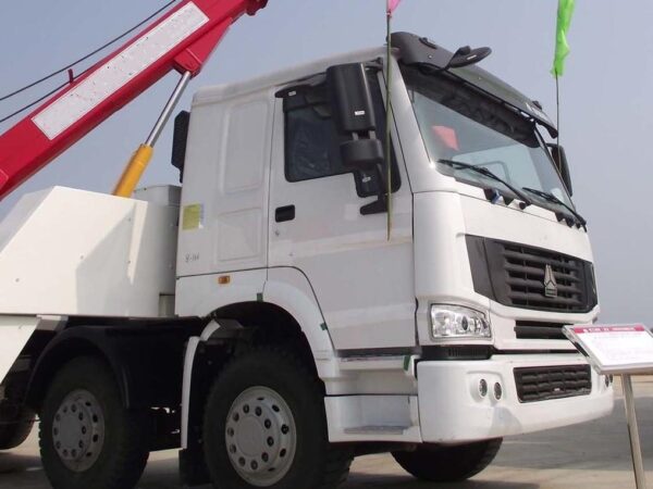 Howo 31 Ton Tow Truck With Crane