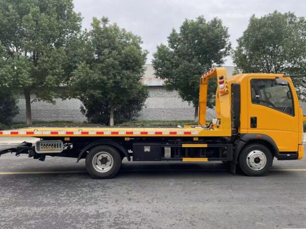 Howo Dream Chaser 115Horsepower 4X2 4Tons 6Meter Wrecker