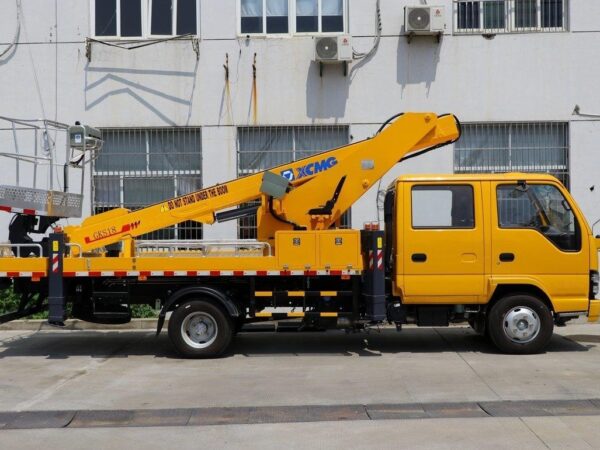 Isuzu 5.7 Ton Articulated Bucket Lift Truck
