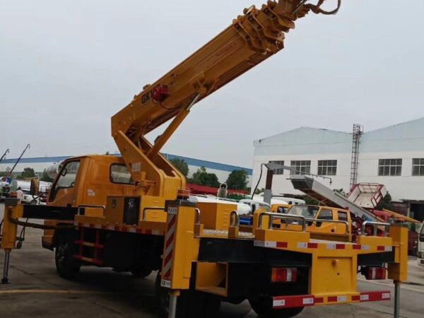 Jmc 4.5 Ton Articulated Bucket Lift Truck