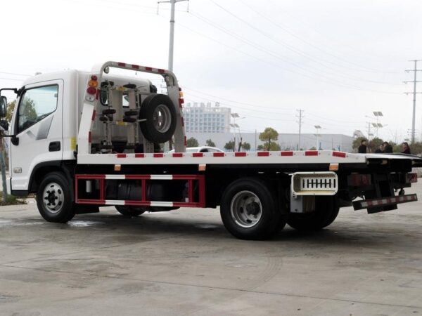 Shengtu H3 129Horsepower 4X2 4Ton Wrecker