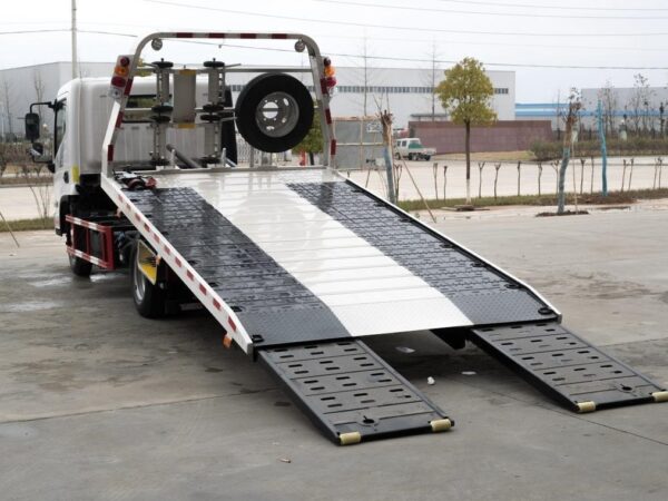 Shengtu H3 129Horsepower 4X2 4Ton Wrecker