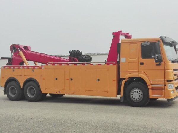 Sinotruk Howo-7 340Horsepower 6X2 25Ton Tow Truck