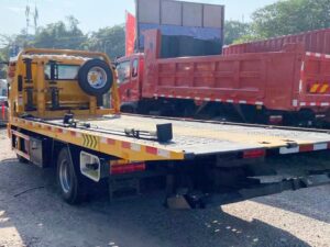 Xin Aopuli 127Horsepower 4X2 4Ton Wrecker