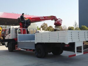 Chnegli 18 Tons Tow Truck With Crane