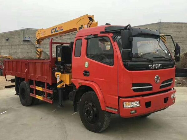 Dongfeng 11.4 Tonnen LKW-Teleskopkran