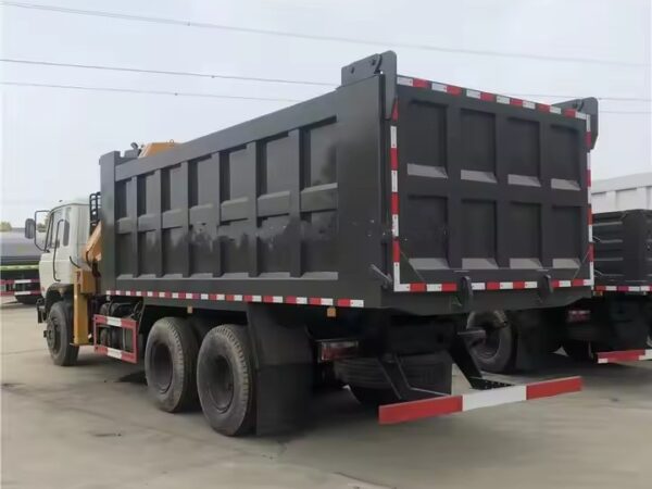 Dongfeng 12 Ton Truck With Lift Crane