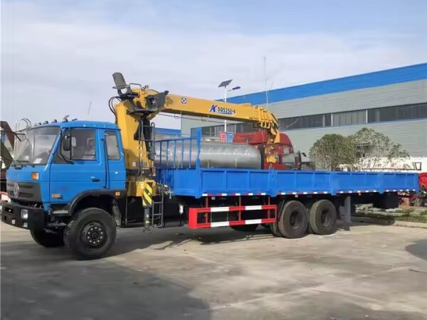 Dongfeng 12 Ton Truck With Lift Crane