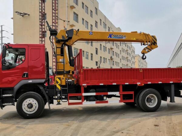 Dongfeng 18 Tons Tow Truck With Crane