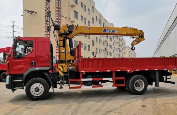 ʻo Dongfeng 18 Tons Tow Truck With Crane