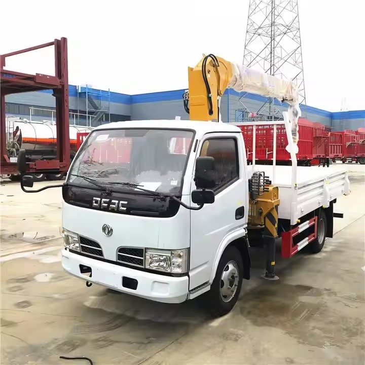 Dongfeng 3.2 Tons Telescopic Crane (2) Dongfeng 3.2 Tons Telescopic Crane