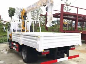 Dongfeng 3.2 Tons Telescopic Crane
