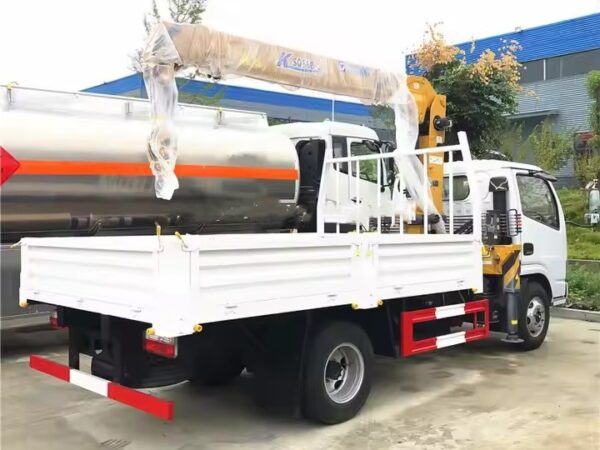 Dongfeng 3.5 Tons Dump Truck Mounted Crane