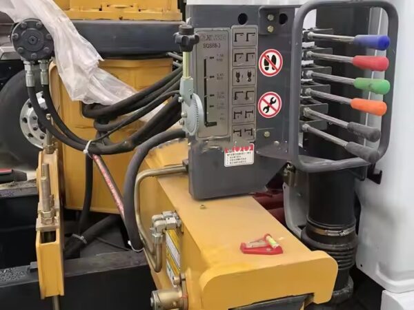 Dongfeng 3.5 Tons Dump Truck Mounted Crane