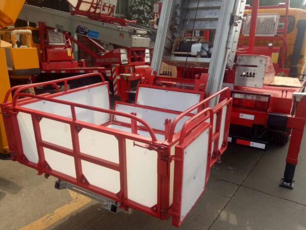 Dongfeng 4.5 Tons Ladder Lift Truck