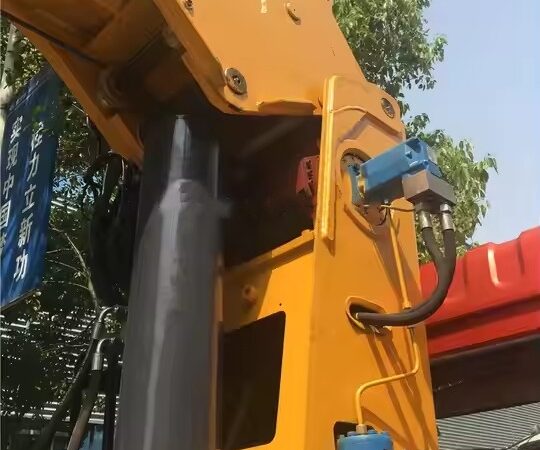 Dongfenga 8 Tons Crane Truck For Sale
