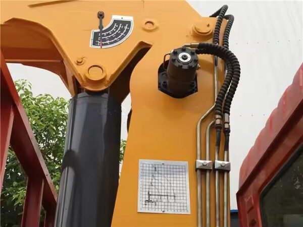 Dongfenga 8 Tons Crane Truck For Sale