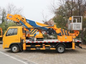 Фотографії 4.5 Tons Articulated Bucket Lift Truck