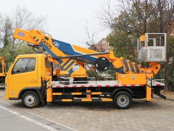 Foton 4.5 Tons Articulated Bucket Lift Truck