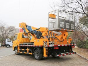 Фотографії 4.5 Tons Articulated Bucket Lift Truck