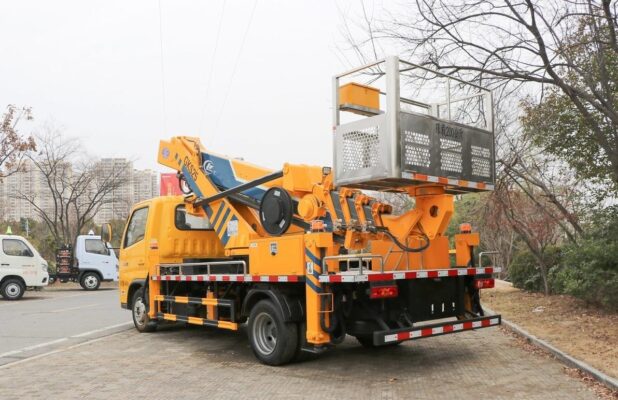 Foton 4.5 Tons Articulated Bucket Lift Truck