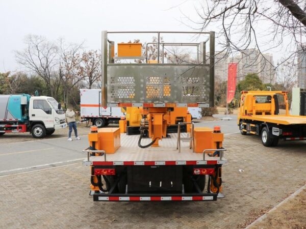 Foton 4.5 Tons Articulated Bucket Lift Truck