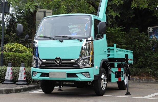 ဓာတ်ပုံများ 4.5 Tons Side Lifter Crane