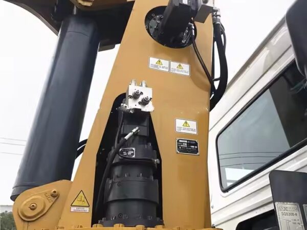 Howo Cargo Truck With 10 Ton Crane