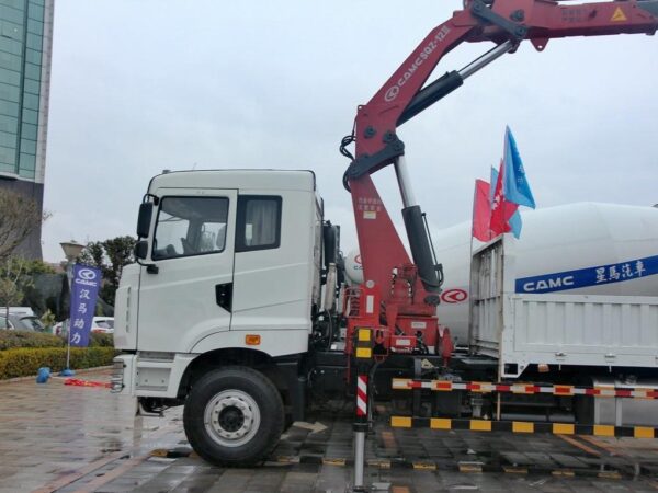 Hualing 25 Tons Tow Truck With Crane