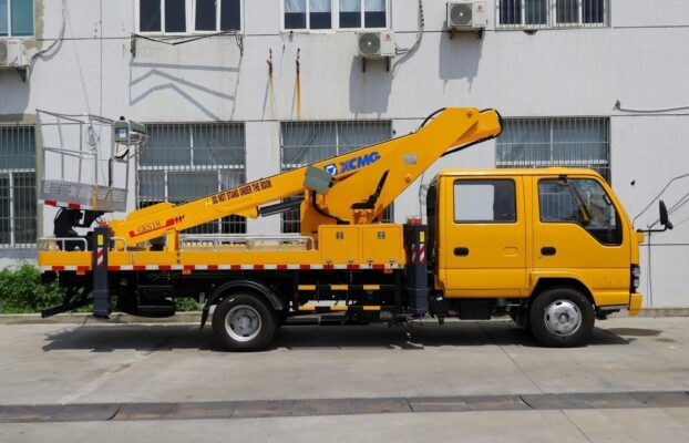 Isuzu 5.7 Tons Articulated Bucket Lift Truck