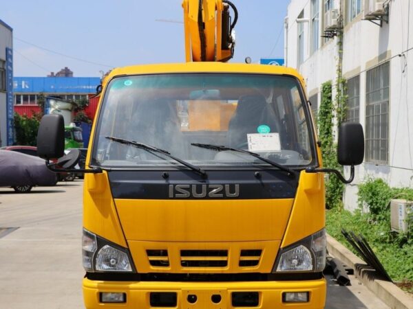 Isuzu 5.7 Tons Articulated Bucket Lift Truck