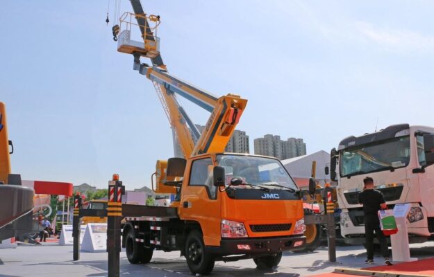 JAC 4.5tons သည် Bucket Lift Truck ကိုထုတ်ဖော်ပြသ