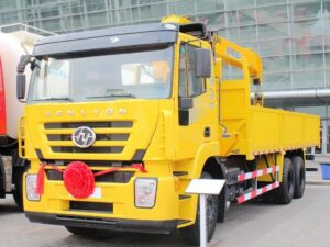 Saic 25 Tons Tow Truck With Crane