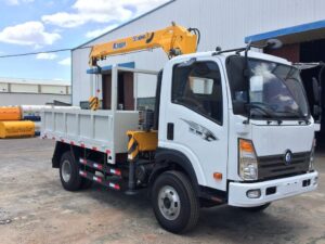 Sinotruk Wangpai 4.5 Tons Tow Truck With Crane