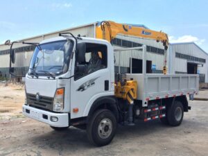 Sinotruk Wangpai 4.5 Tons Tow Truck With Crane