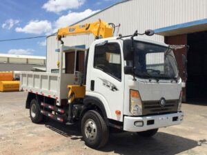 Sinotruk Wangpai 4.5 Tons Tow Truck With Crane