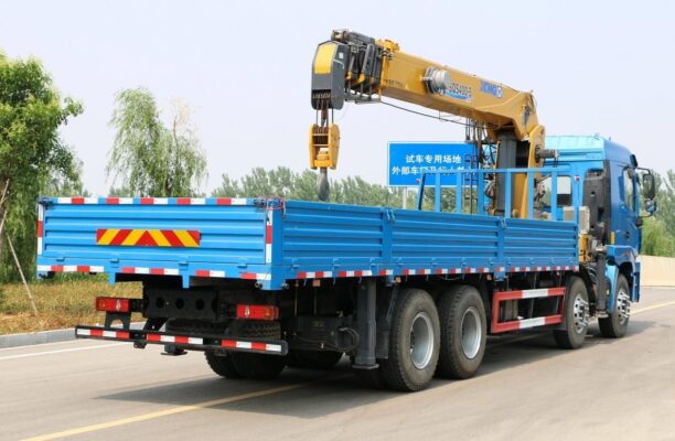 Xcmg 31 Tons Tow Truck With Crane