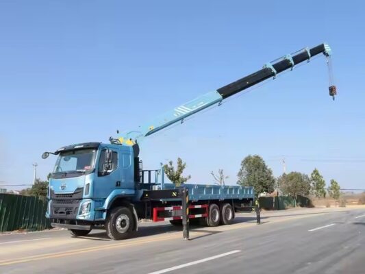Dong Feng 12 တန်ထရပ် Telescopic Crane