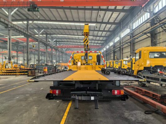 Ulja 11 Kraanaga tonn pukseerimisveok